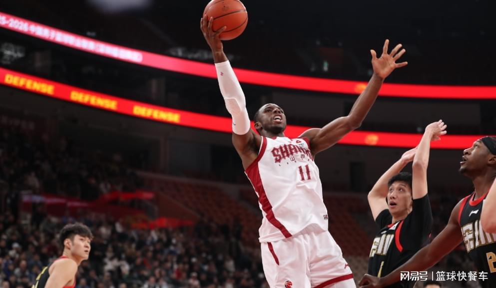 CBA最火爆一战！山西深圳被狂吹7个T：迪亚洛引争议潘江被驱逐