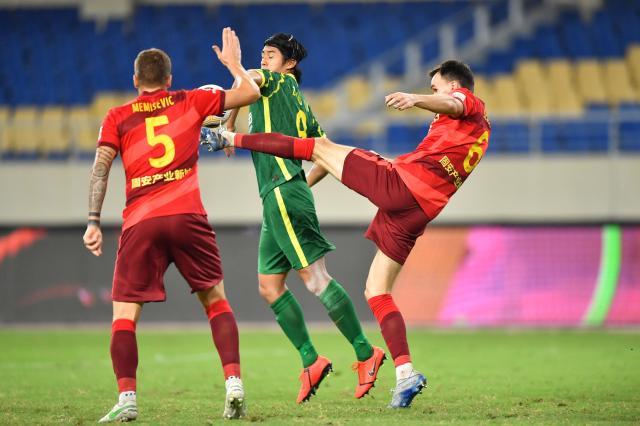 【中超】侯森多次扑救巴坎布失单刀 河北队0比0国安